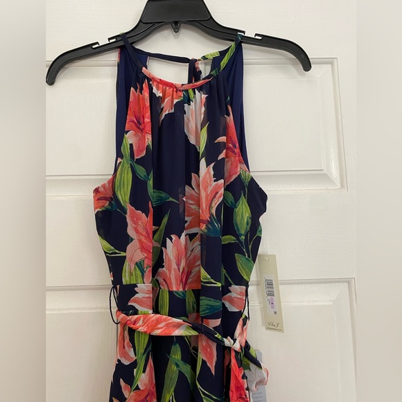 NWT Eliza J Floral Handkerchief Style Hem Dress- Size 6 - Picture 3 of 10